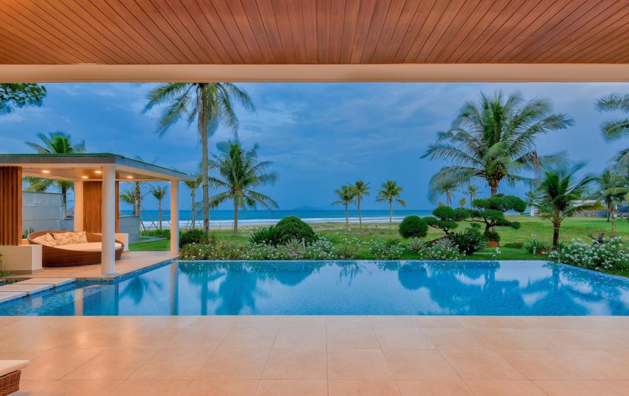 Deluxe Ocean Villa Along The Beach Da Nang Luaran gambar