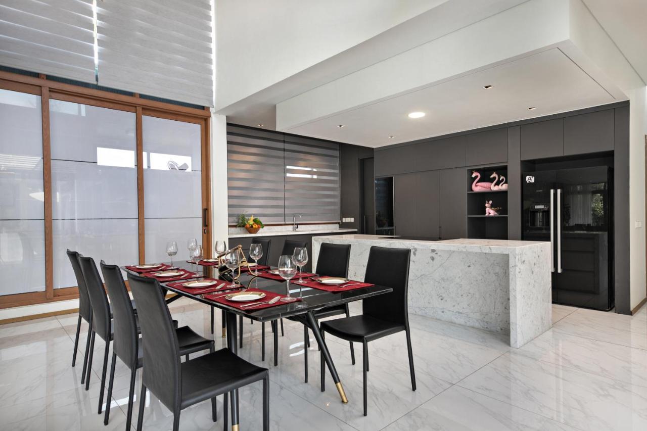Deluxe Ocean Villa Along The Beach Da Nang Luaran gambar