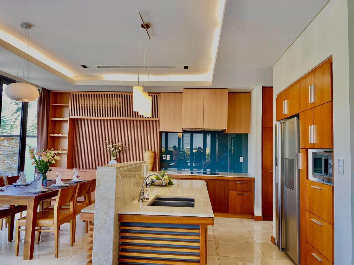 Deluxe Ocean Villa Along The Beach Da Nang Luaran gambar