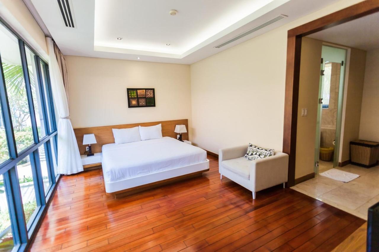 Deluxe Ocean Villa Along The Beach Da Nang Luaran gambar